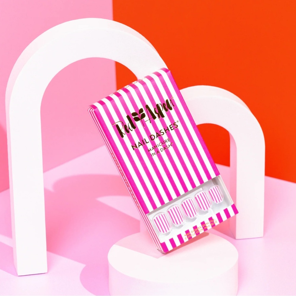 💗🤍NEW Red Aspen Press On Nail Dashes